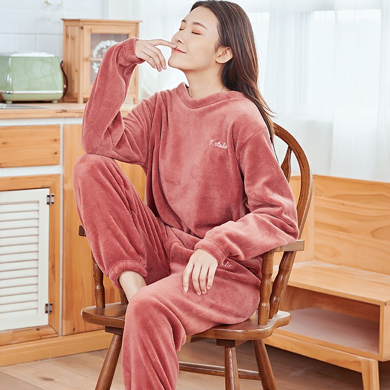 0点39元【戴妃乐旗舰店】秋冬季法兰绒加厚情侣套装(ohvt2Cbk6au)/ CZ11/